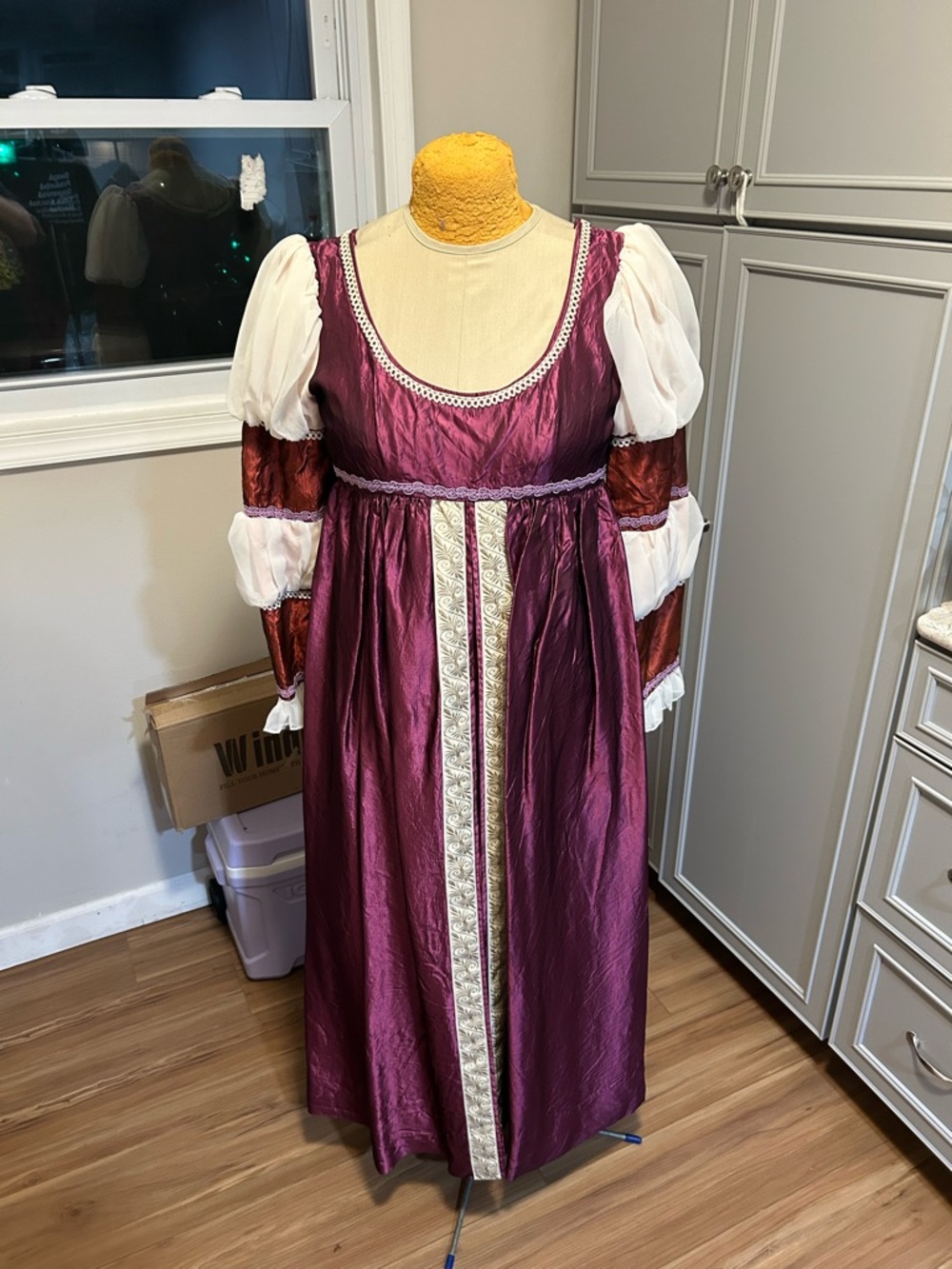 Theater Quality Renaissance-Style Burgundy & Cream Royal Dress Size Small 4/6